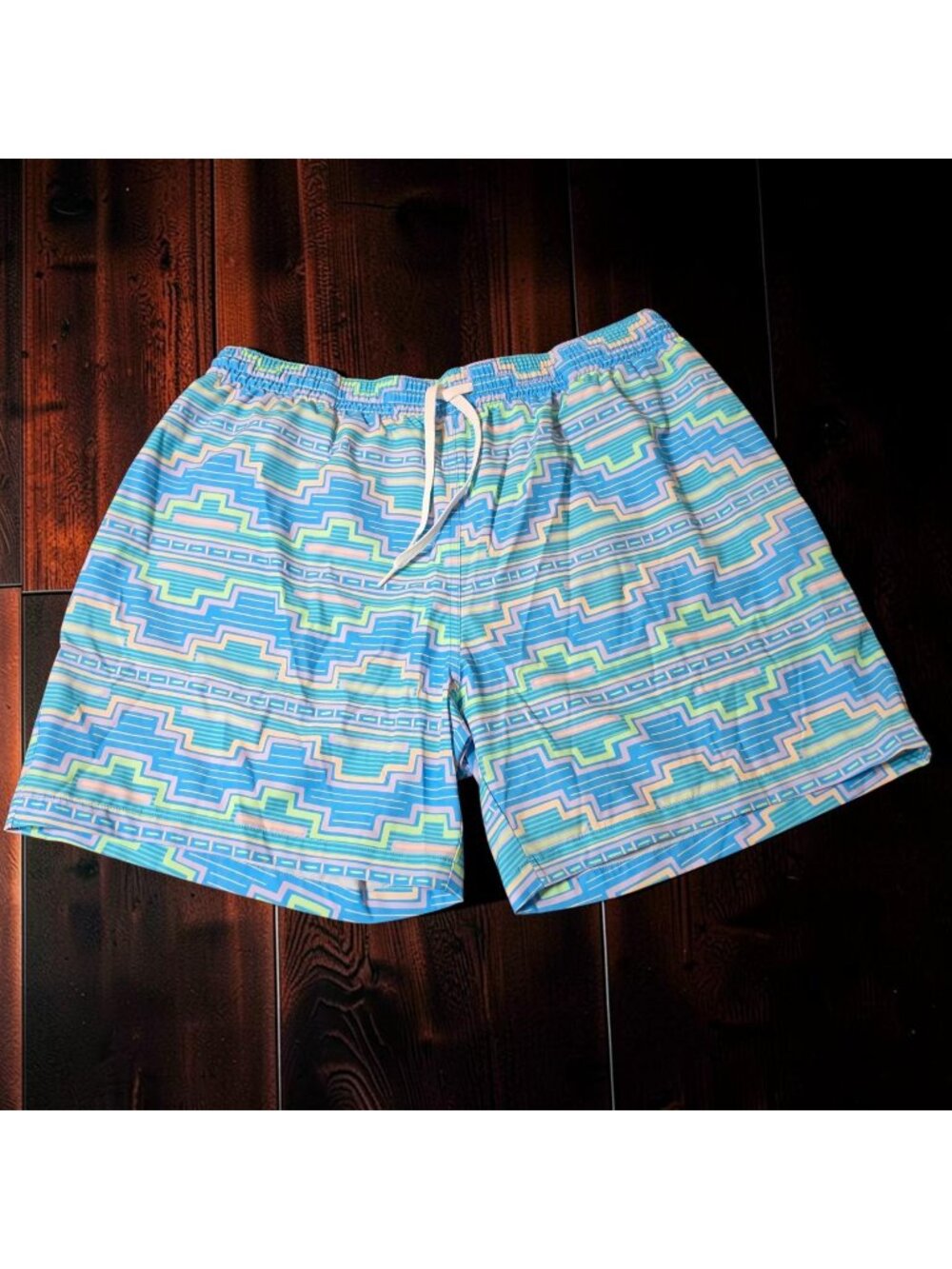 Chubbies The Desert Dawns Swim Trunks Men's XXL 2XL Aztec Geometric 5.5" Inseam